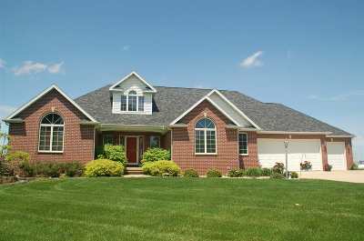 Oelwein IA Single Family Home For Sale: $469,000